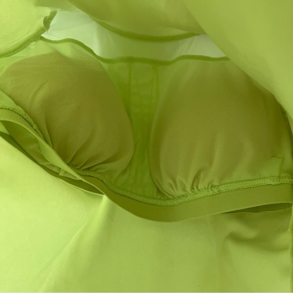 Reebok green Tank Top built in sports bra workout gym exercise women’s medium - Picture 5 of 10